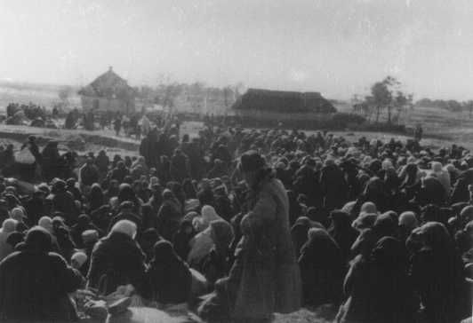 Over one thousand Jews from the Ukrainian town of Lubny